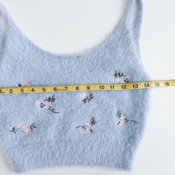 Cotton On Body Fuzzy Blue Cropped Embroidered Floral Crop Top XS - Picture 7 of 9